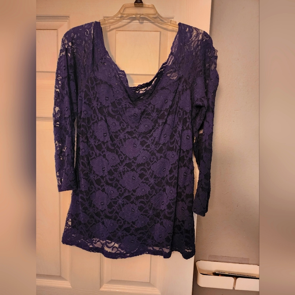 Torrid off the shoulder lace top size 2 (Torrid size 18)